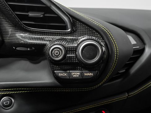 Used 2018 Ferrari 488 GTB image 65