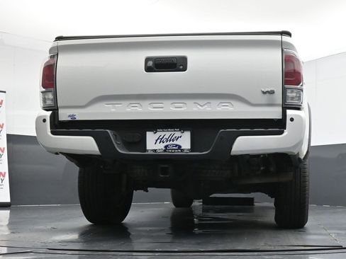 Used 2022 Toyota Tacoma TRD Off-Road w/ Technology Package image 36