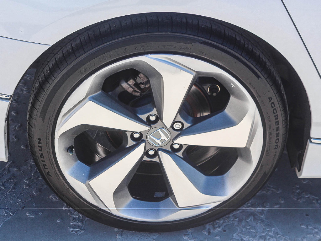 Used 2020 Honda Accord Touring image 9
