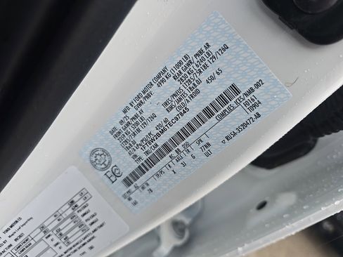 Used 2026 Ford F250 Platinum w/ Tremor Off-Road Package image 10