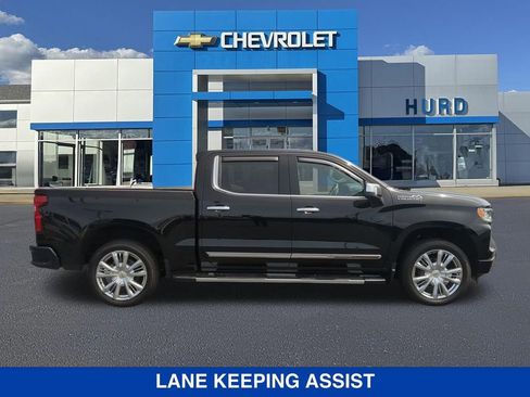 Certified 2022 Chevrolet Silverado 1500 High Country w/ High Country Premium Package AWD/4WD image 3