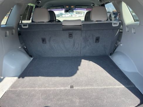 Used 2011 Kia Sorento LX image 14