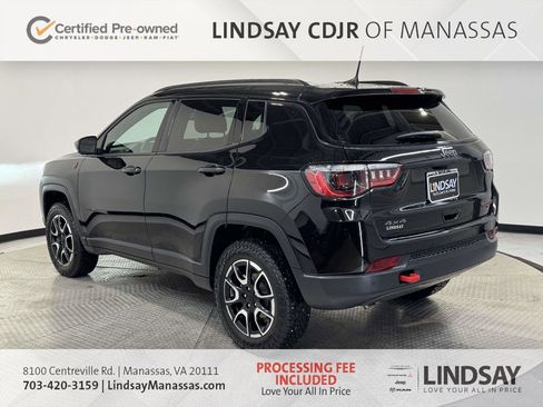 Used 2024 Jeep Compass Trailhawk image 5