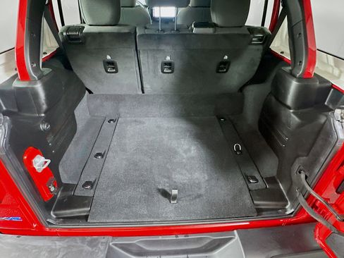 Used 2025 Jeep Wrangler Willys image 26