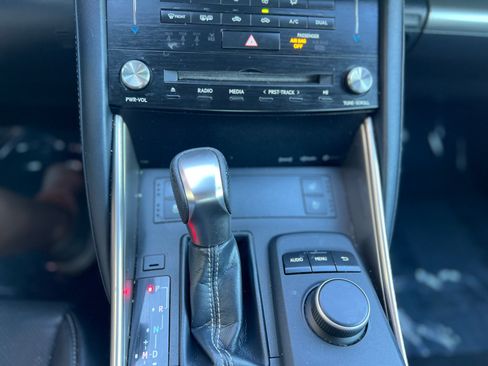 Used 2018 Lexus IS 300 F Sport RWD image 30