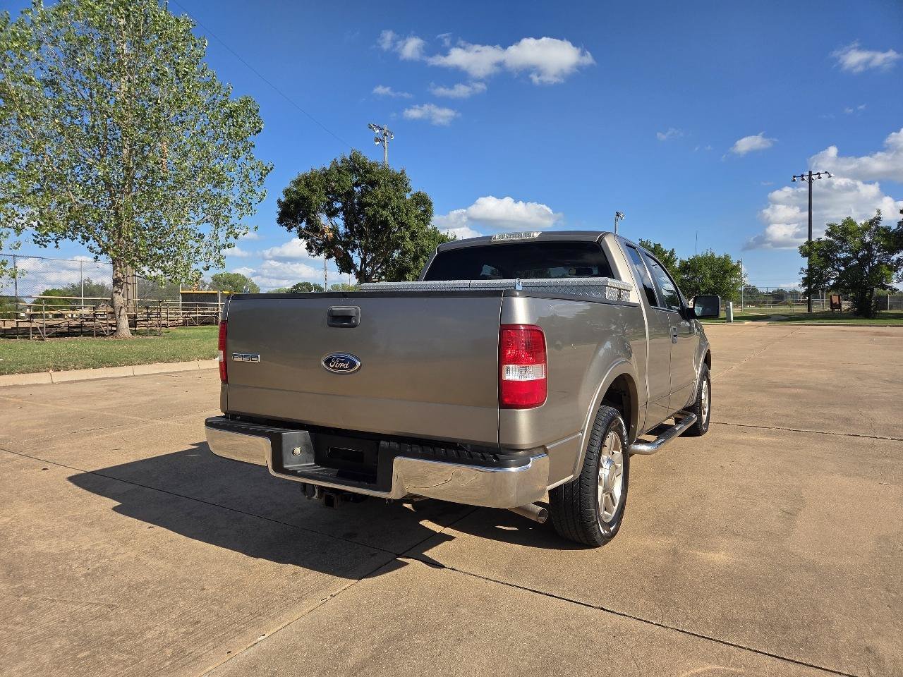 Used 2005 Ford F150 Lariat RWD image 25