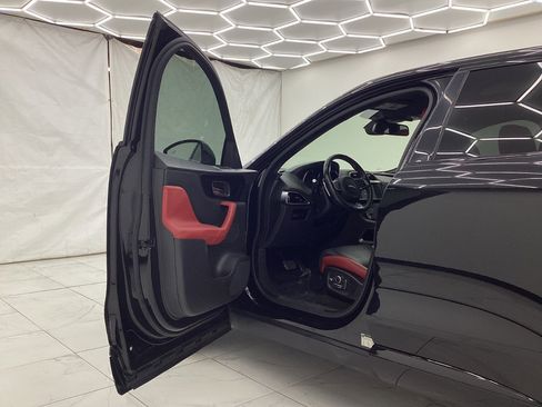 Used 2018 Jaguar F-PACE S image 15