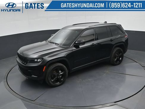 Used 2023 Jeep Grand Cherokee Altitude AWD/4WD image 55