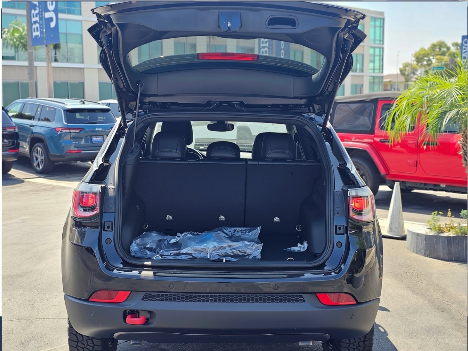 New 2026 Jeep Compass Trailhawk AWD/4WD image 9