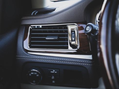 Used 2011 Cadillac Escalade ESV Platinum image 15