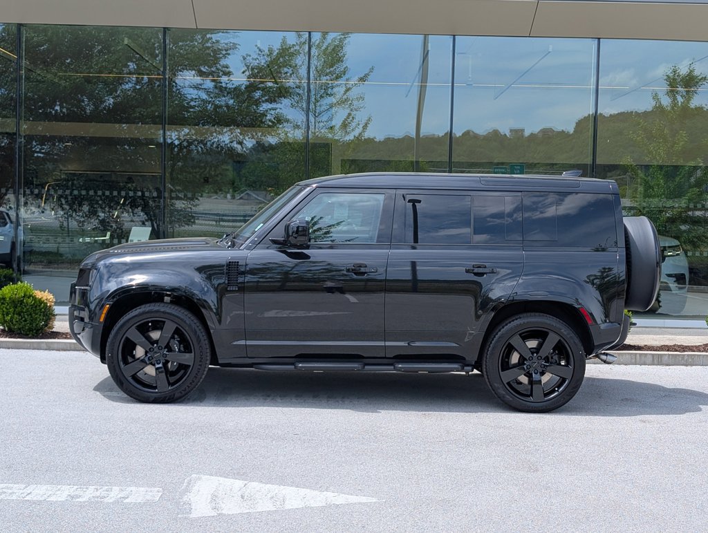 New 2026 Land Rover Defender 110 V8 AWD/4WD image 2