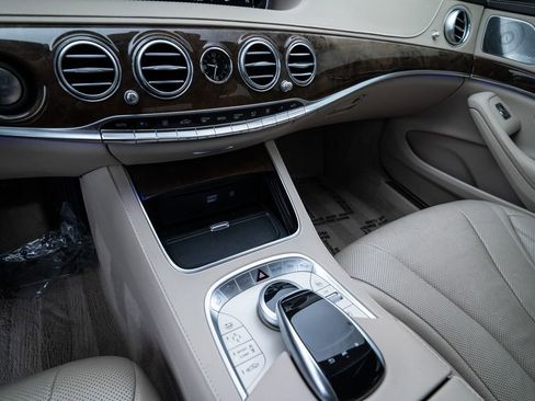 Used 2017 Mercedes-Benz S 550 Sedan image 23