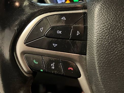 Used 2019 Jeep Grand Cherokee Limited image 21