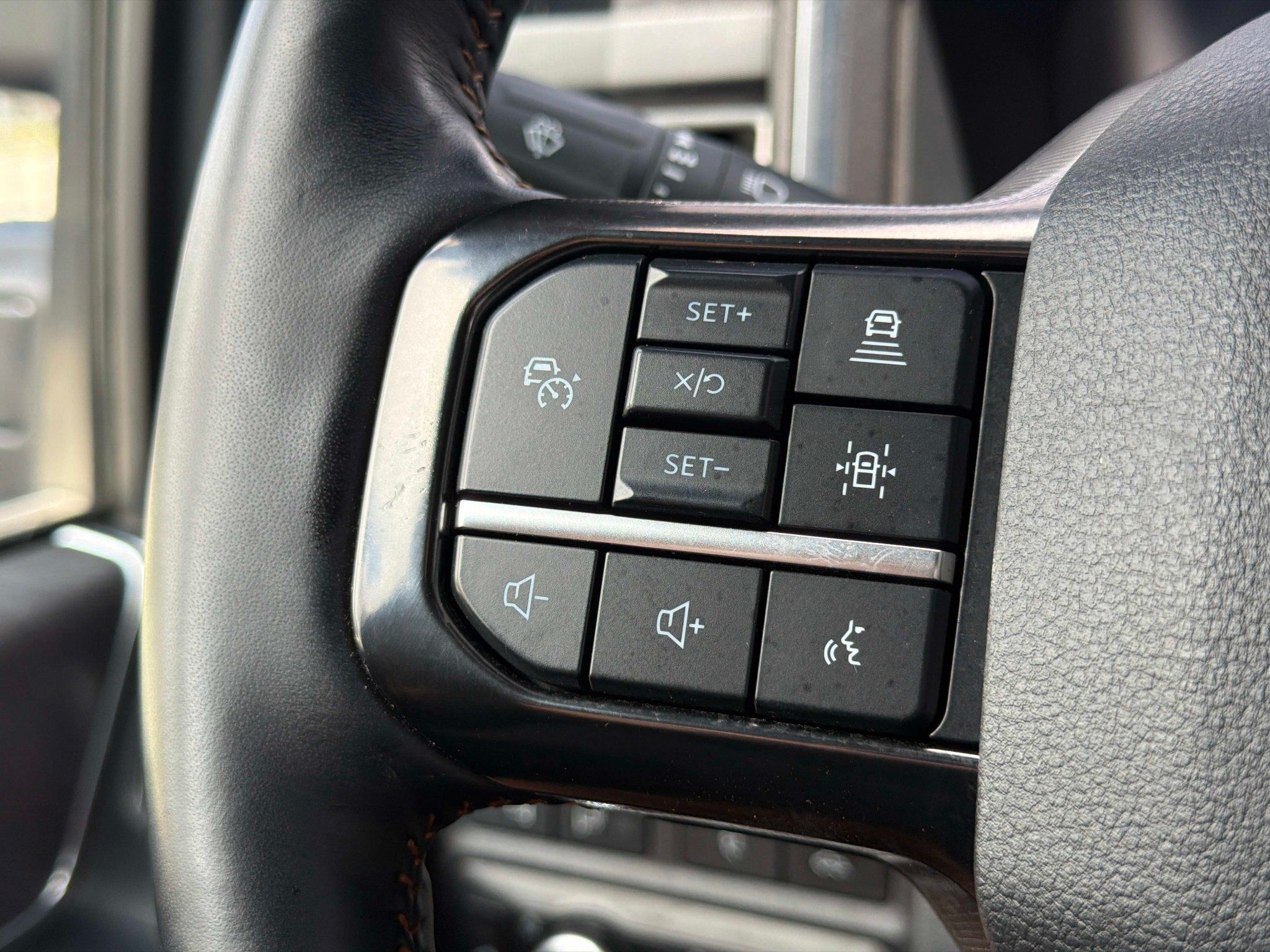 Used 2024 Ford F350 Platinum AWD/4WD image 39