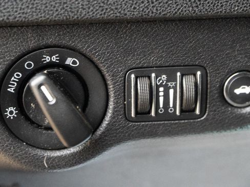Used 2013 Dodge Charger SE RWD image 20