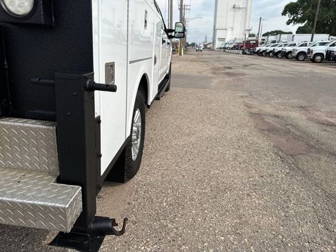 Used 2018 Ford F350 XLT image 26