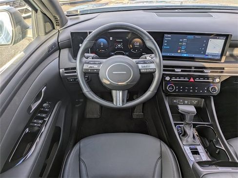 Certified 2025 Hyundai Santa Cruz Limited image 15