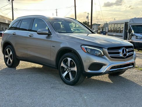 Used 2019 Mercedes-Benz GLC 350e 4MATIC image 9