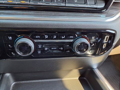 Used 2024 Chevrolet Silverado 3500 LTZ w/ LTZ Plus Package image 7