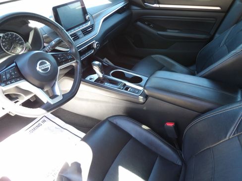 Used 2020 Nissan Altima 2.0 Platinum image 10