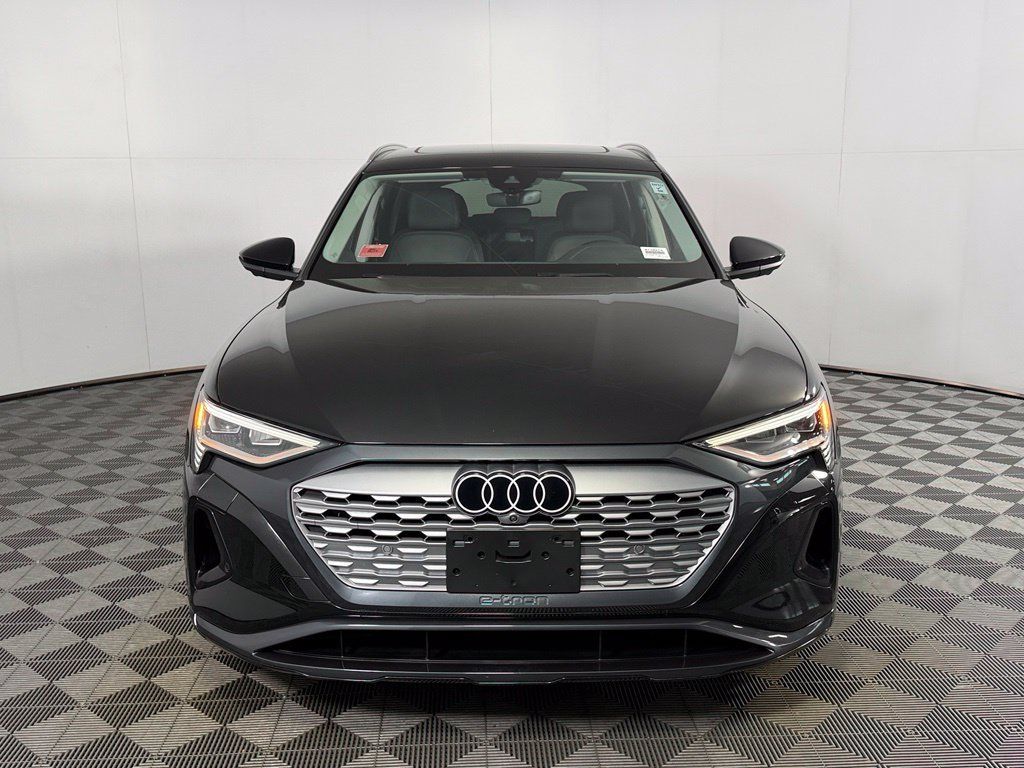 Used 2024 Audi Q8 e-tron Premium Plus w/ Premium Plus Package AWD/4WD image 4