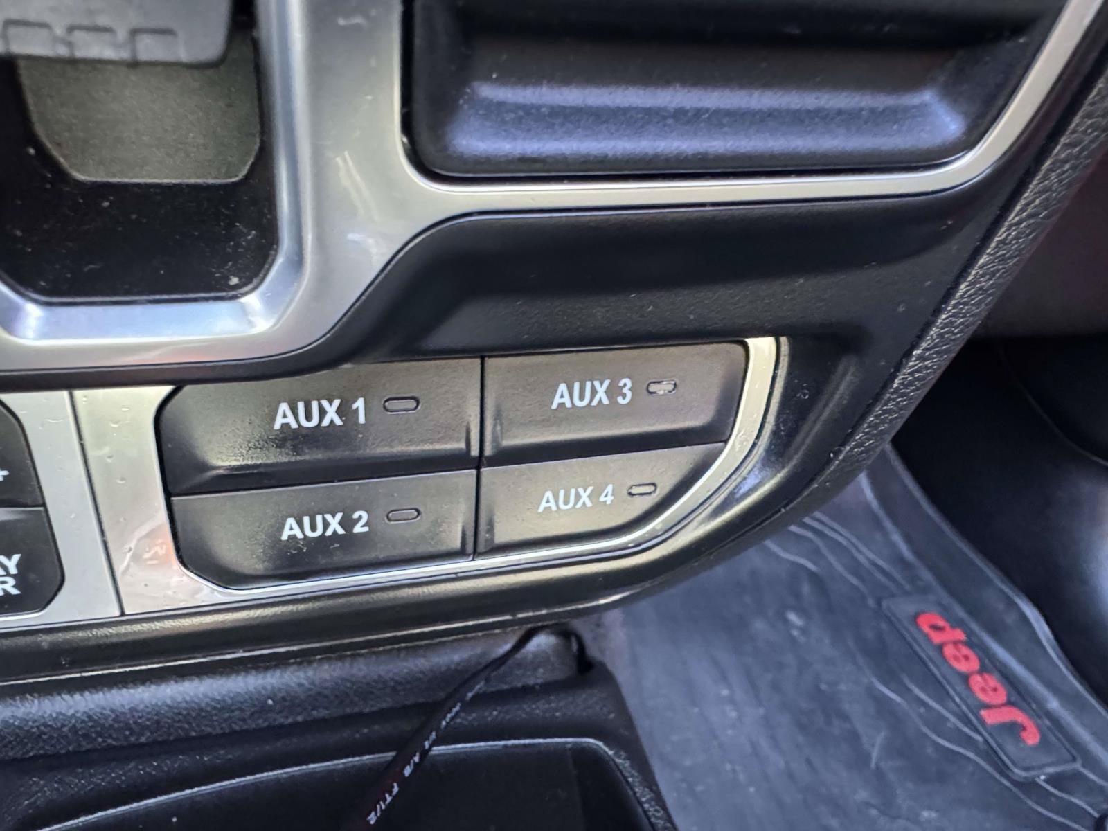 Used 2023 Jeep Wrangler Unlimited Rubicon AWD/4WD image 29