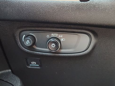 Used 2022 GMC Terrain SLE w/ Driver Convenience Package image 24