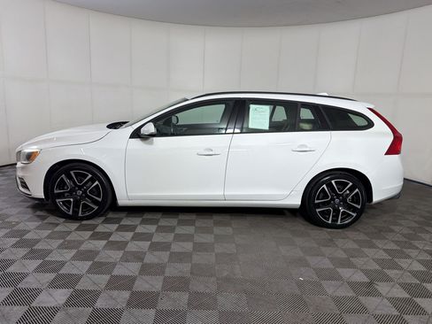 Used 2018 Volvo V60 T5 Dynamic w/ Vision Package FWD image 2