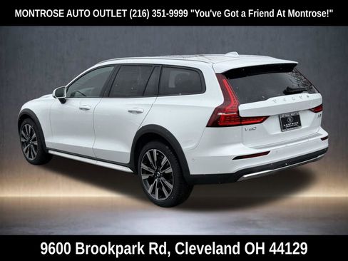 New 2026 Volvo V60 B5 Cross Country Ultra w/ Protection Package Premier image 3