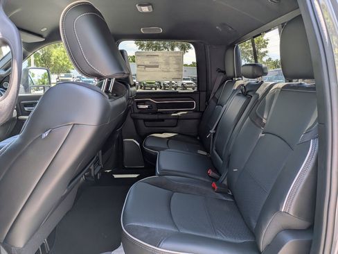 New 2026 RAM 2500 Laramie AWD/4WD image 13