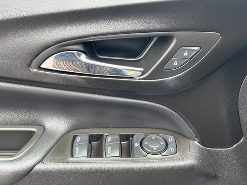 Certified 2024 Chevrolet Equinox LT FWD image 17