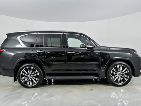 Used 2025 Lexus LX 700h Luxury AWD/4WD image 15