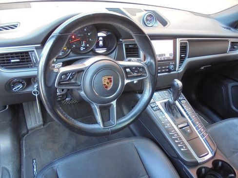 Used 2018 Porsche Macan GTS AWD/4WD image 8
