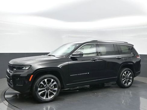 Used 2021 Jeep Grand Cherokee L Overland w/ Luxury Tech Group IV AWD/4WD image 2