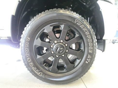 Used 2025 RAM 3500 Laramie AWD/4WD image 29