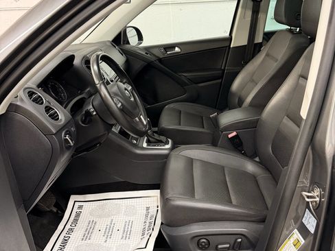 Used 2016 Volkswagen Tiguan SE image 16