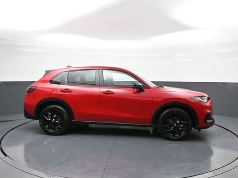 Certified 2025 Honda HR-V Sport image 5