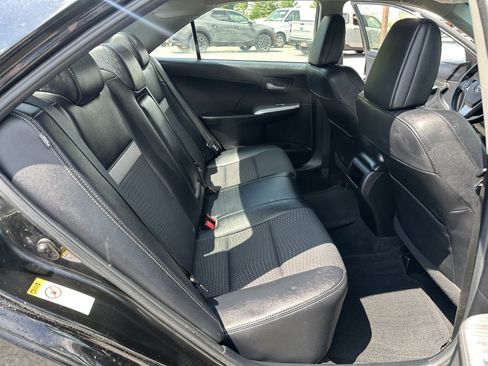 Used 2014 Toyota Camry SE image 17