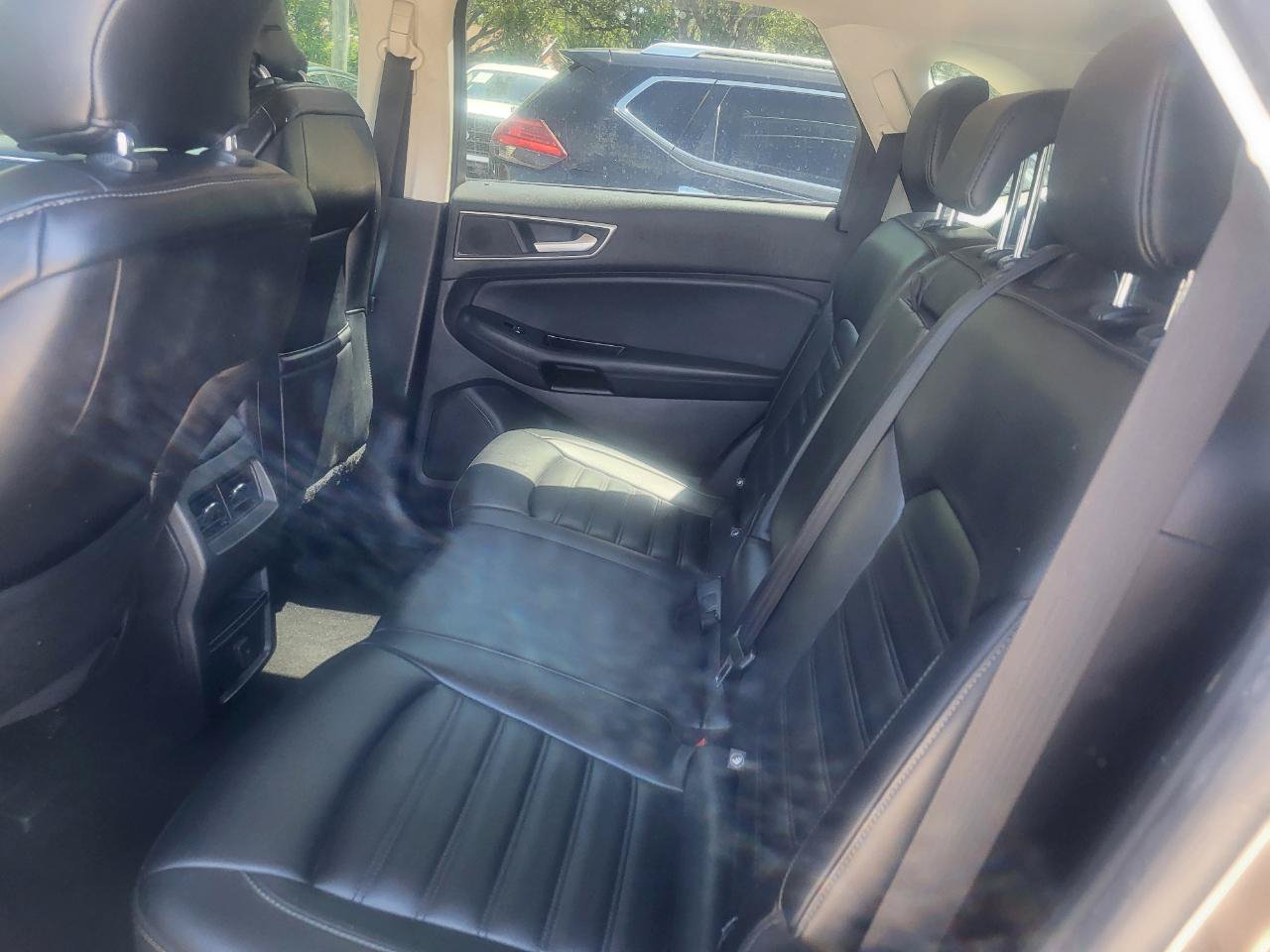 Used 2019 Ford Edge SEL w/ Equipment Group 201A FWD image 40