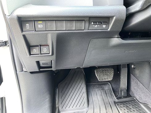 Certified 2026 Toyota Sienna XLE FWD image 36