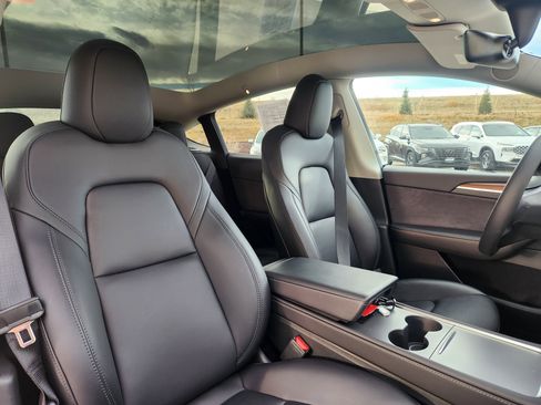 Used 2023 Tesla Model Y Long Range image 13