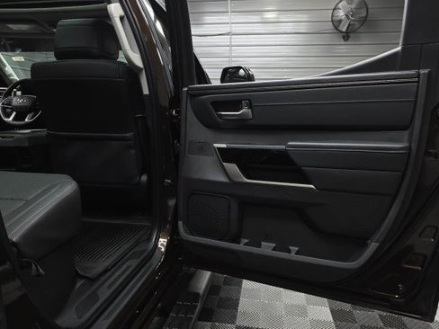 Used 2023 Toyota Tundra Limited AWD/4WD image 40