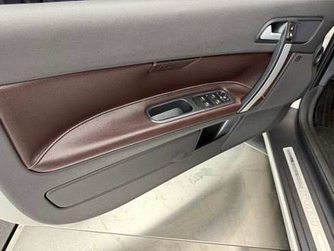 Used 2013 Volvo C70 T5 image 13