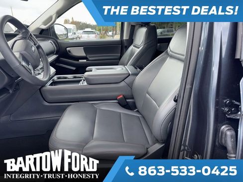 Used 2025 Ford Expedition Max Active image 9