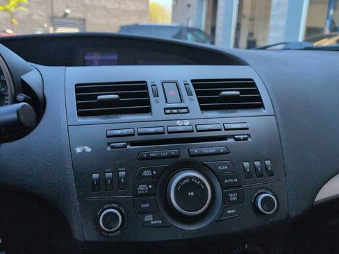 Used 2012 MAZDA MAZDA3 i Touring FWD image 26