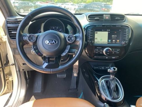 Used 2015 Kia Soul ! w/ Sun & Sound Package FWD image 8