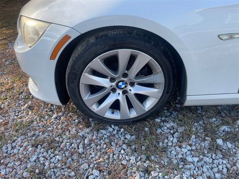 Used 2011 BMW 328i Convertible image 40