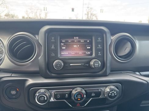 Used 2021 Jeep Wrangler Unlimited Sport AWD/4WD image 25