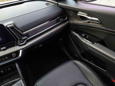 Certified 2025 Kia Sportage X-Pro image 17