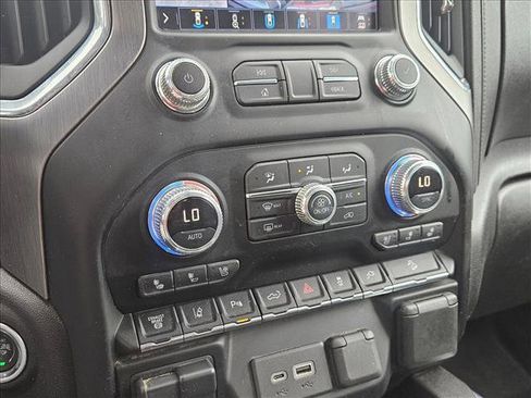 Used 2020 GMC Sierra 3500 Denali w/ Denali Ultimate Package image 22